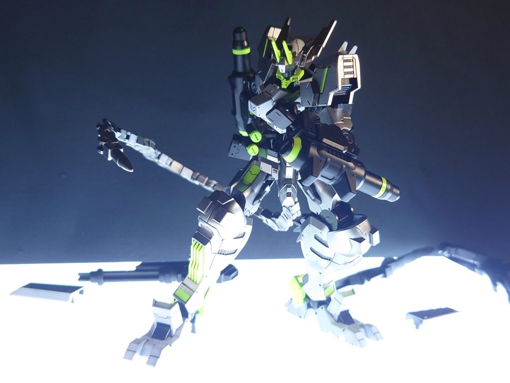 ガトリング砲もパージ。あとは近接か？