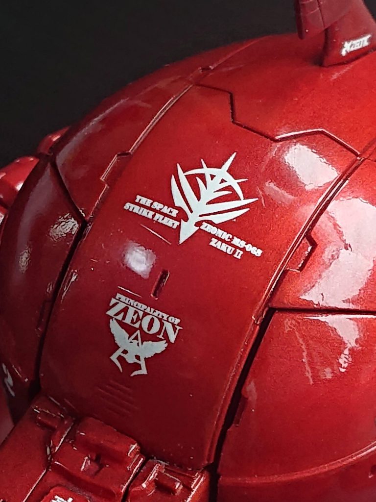 デカールの段差は完全に消すことはできてないようです。でも肉眼ではほぼ判別できないレベルになったのは大満足でした。