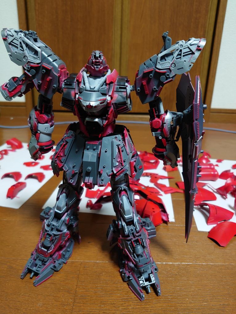 装甲を先に組み付けた状態で塗装後バラしてフレーム塗装前。