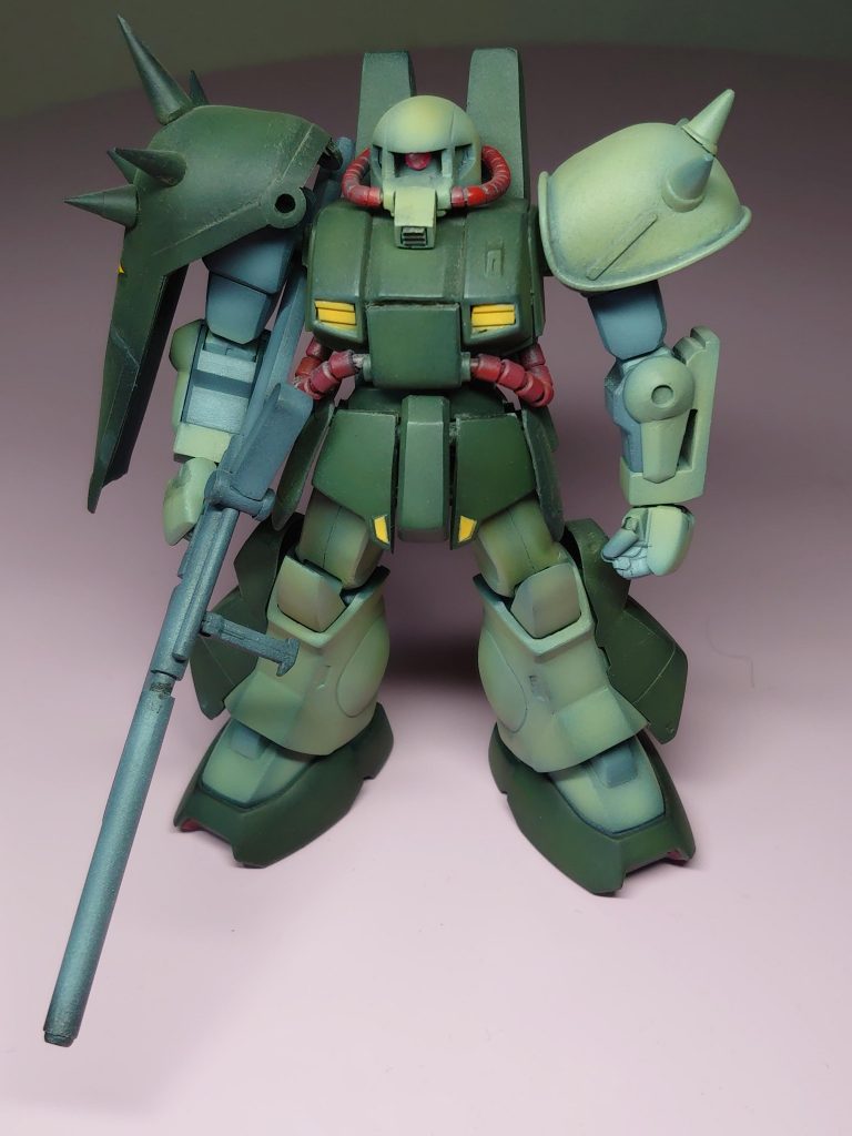 太ももはHGUCジムを使用しました。ハイそのまま使ったのは爪先ぐらい。 