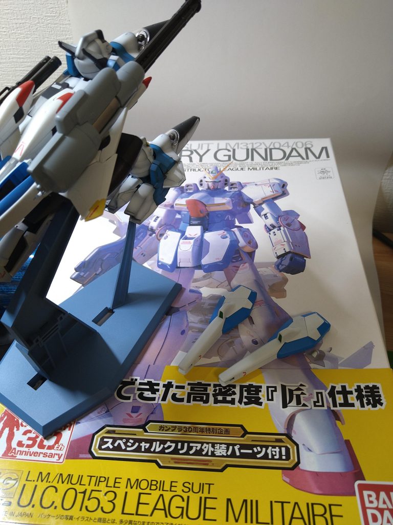 Vダッシュガンダムで完成とさせてください!このままの勢いで行きます!皆さん、クリア外装パーツはどうしているのでしょうか?