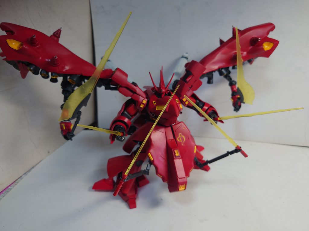 スカートのサブアームとバインダーアームと組み合わせて6刀流か可能です。