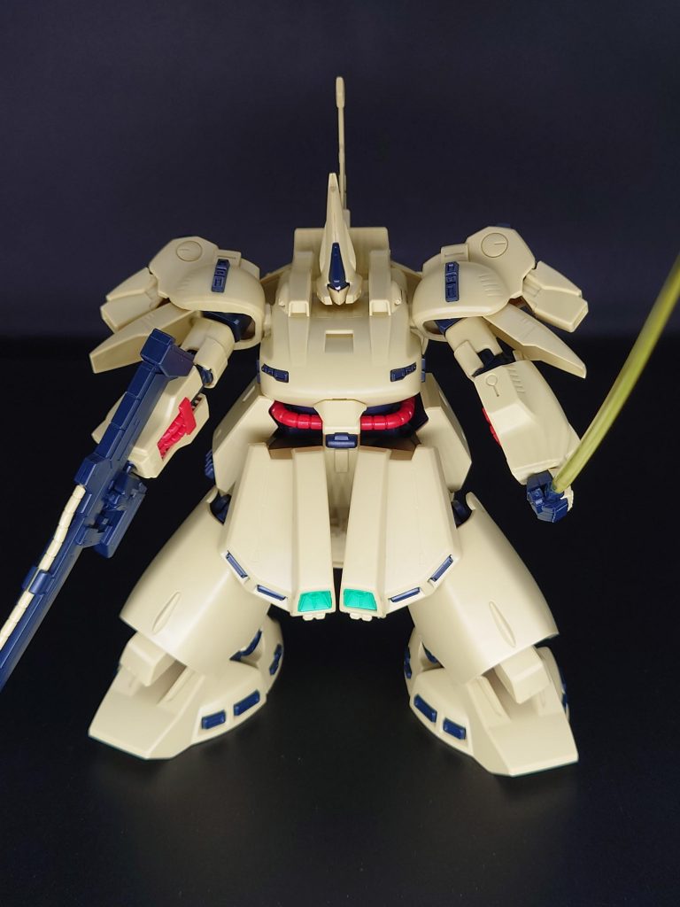 素組み黒背景で、撮影した写真うーむ、パチ組でも十分かっこいいですね（笑）