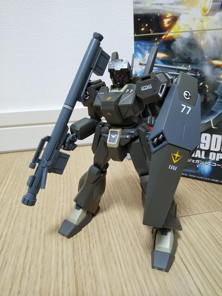 フラッシュなしだと顔がほぼ真っ黒。