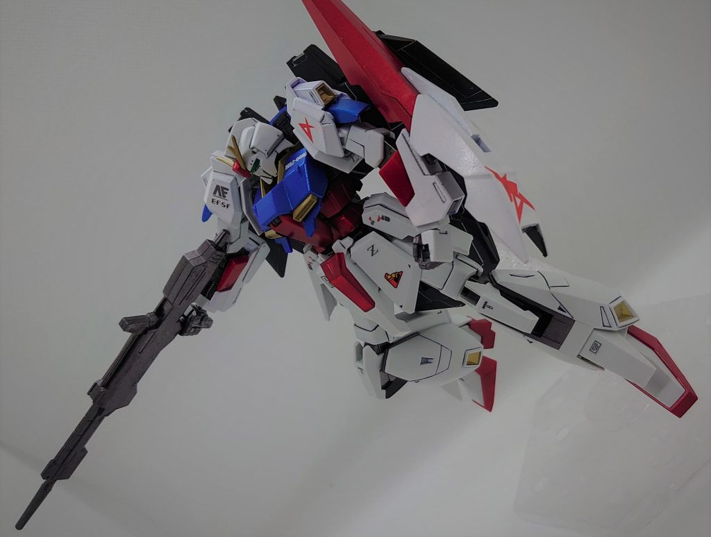 改めてΖガンダムのビームライフルの長さに驚かされました。