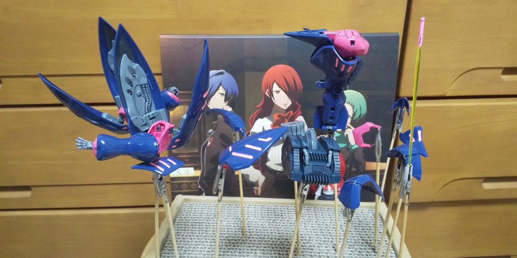 :光沢Pトップコートを吹き付けて完了だ。いい感じ…。