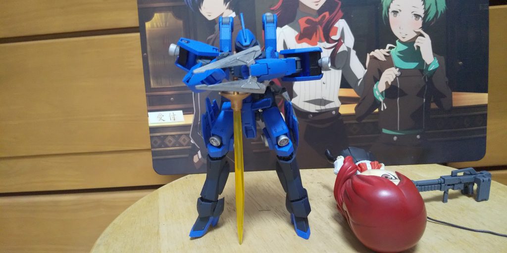 :最後は某エレガント閣下立ちだ。この機体は個人的にはエレガント閣下に似合いそうな機体だな。見てくれてありがとう。