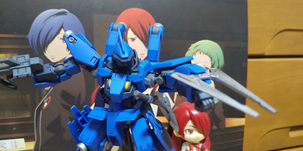 :ワイヤークローだ。飛ばして捕獲し、引き寄せるのだ。では発射っ！