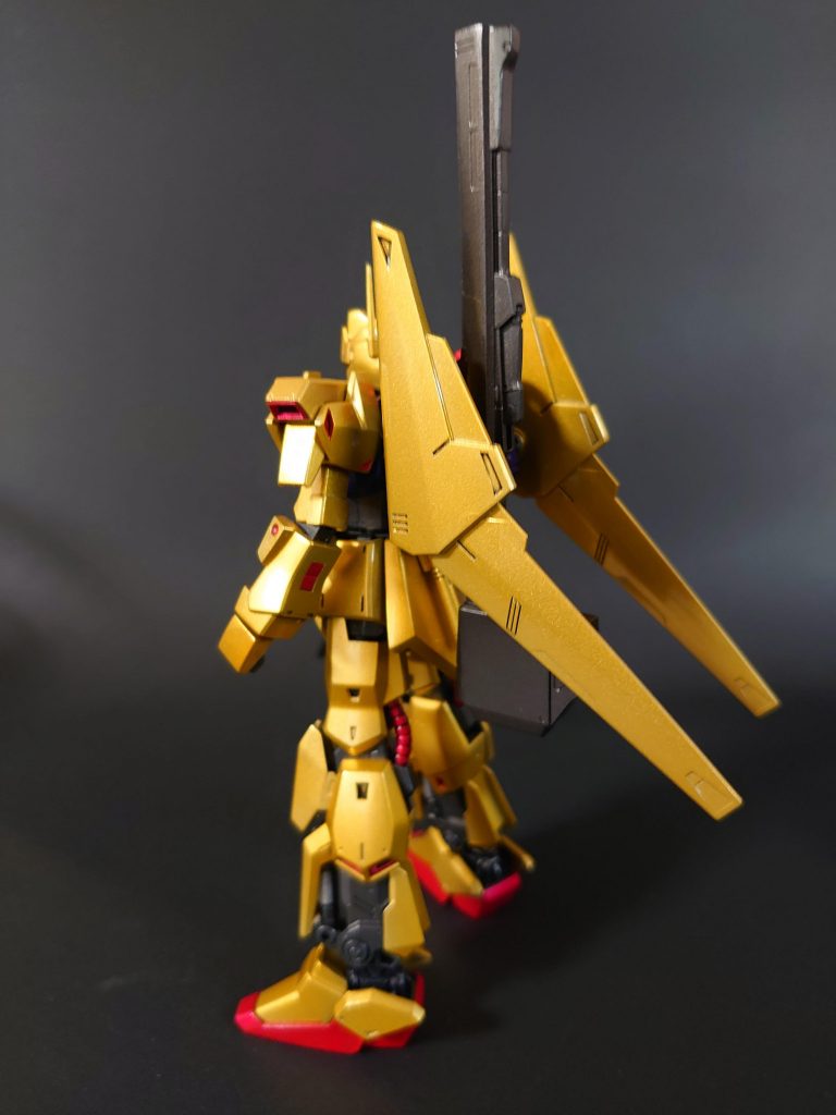 斜め後ろから。