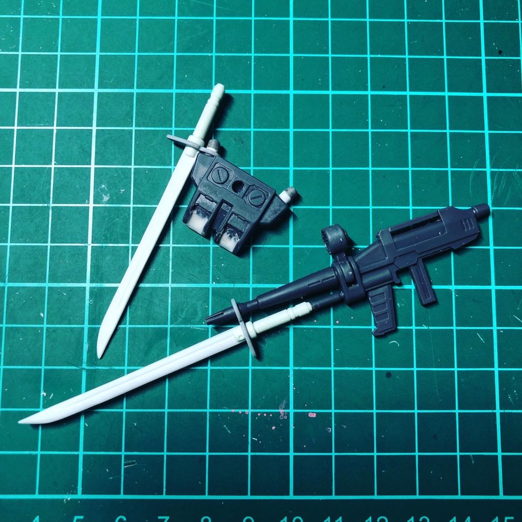 銃剣はプラ板とビームサーベルのパーツをそのまま流用。