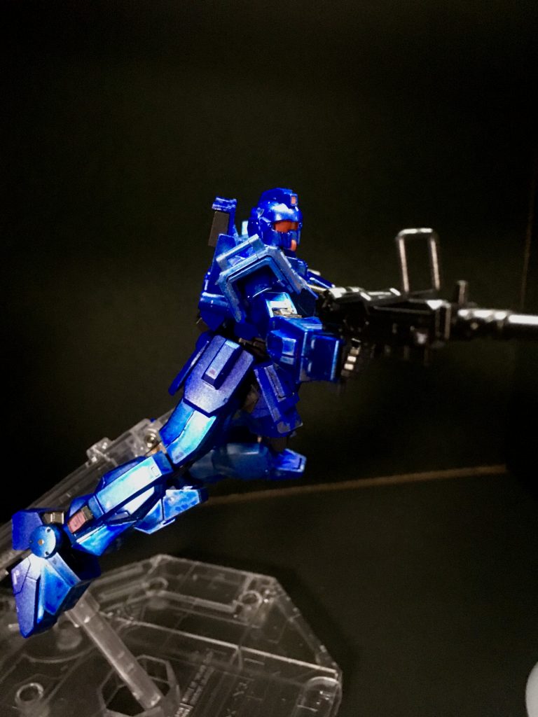 パケ絵ポーズ！一応青を2色にしているがやっぱり分かりづらい💦