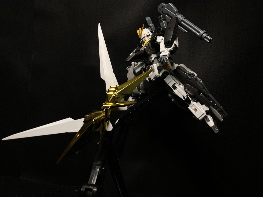 GNシザービットでかいですね……腰部のアーマーをパージさせドッキング、遠距離兵器として使えるらしいです！