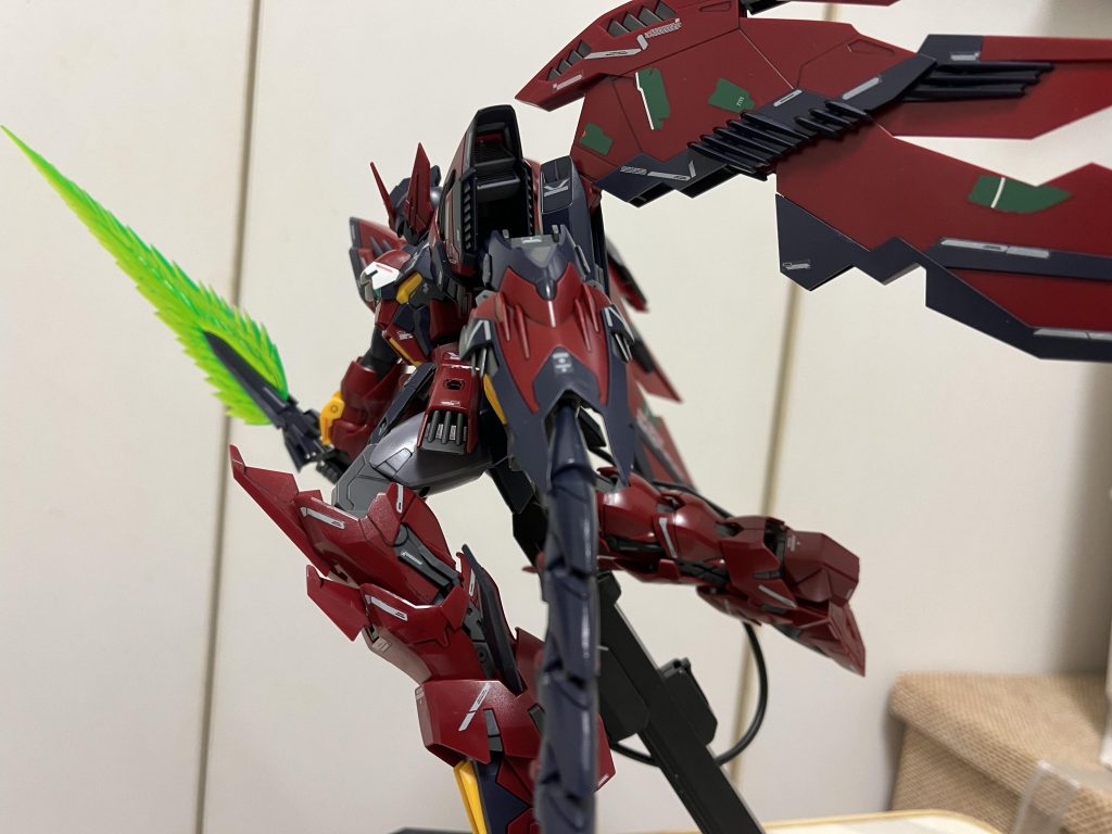 ウイング勢のMGに関して、ホントはテレビ版が欲しいんですけどね! と言うのも、ウイング系のガンダム、基本的にテレビ版の方が好きなんですよね。HGACではお願いしますよ、エピオンのテレビ版!とか言いつつ、エピオンのEW版とテレビ版の違いがあんまり分からない雑魚な私ですが。