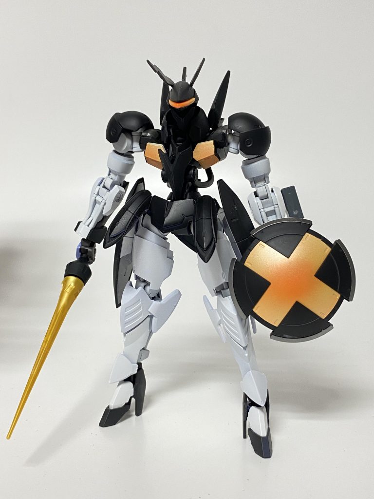 武器を持たせてバランスチェック ここから腰延長,オレンジ塗り直し。手足マスキングして縞模様塗装