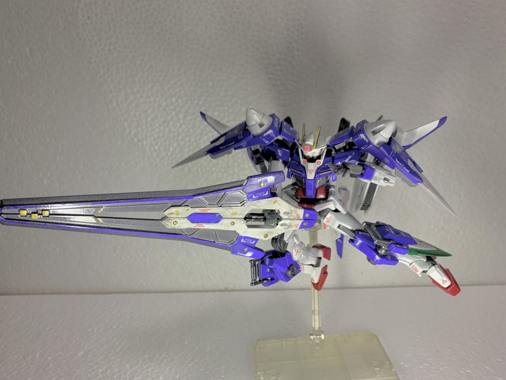 GNバスターソードIII(塗装に何度も失敗して汚いです泣)部分塗装めっちゃ難しい…