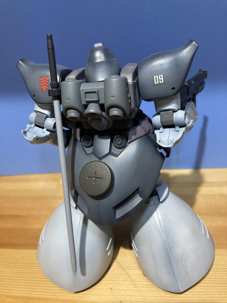 背面。予備のマガジンは友軍機の為の物のつもりで120ミリの予備弾倉をペタり