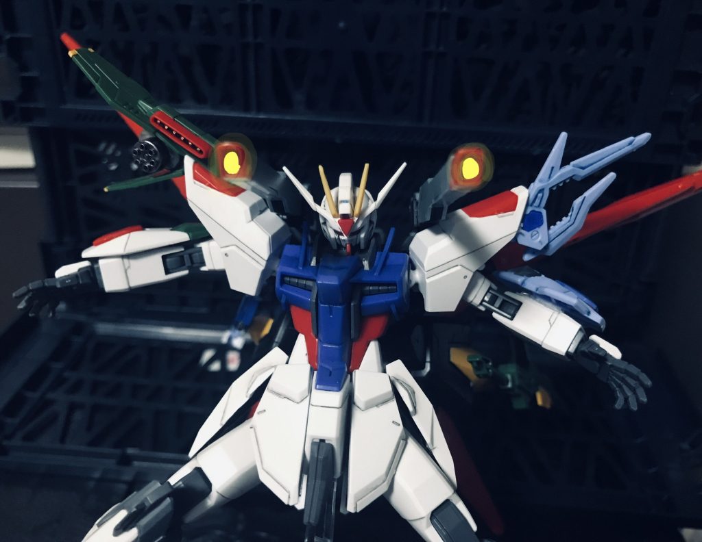 クスィフィアス3レール砲。元機体には無いIWSP要素を感じさせる武装です。後部の1部を白で塗装し、ビームサーベルっぽく見えるように。