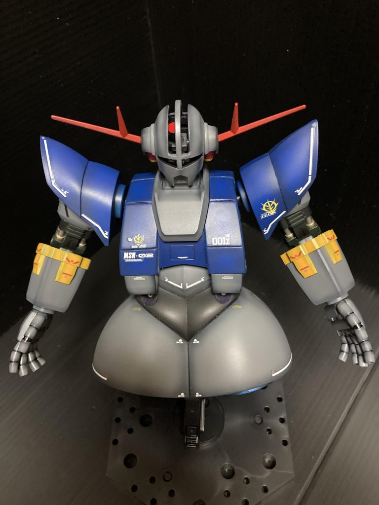 脚部をスラスターにしたジオング ^_^アニメのシーンでもあった、モノアイ可動。