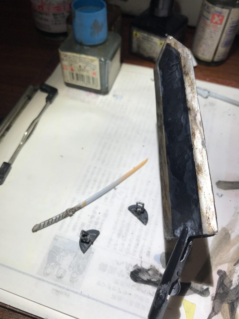 ダガーの製作途中写真が携帯変えたら無くなってしまったのでドラゴン殺しの錆させている途中の写真です。