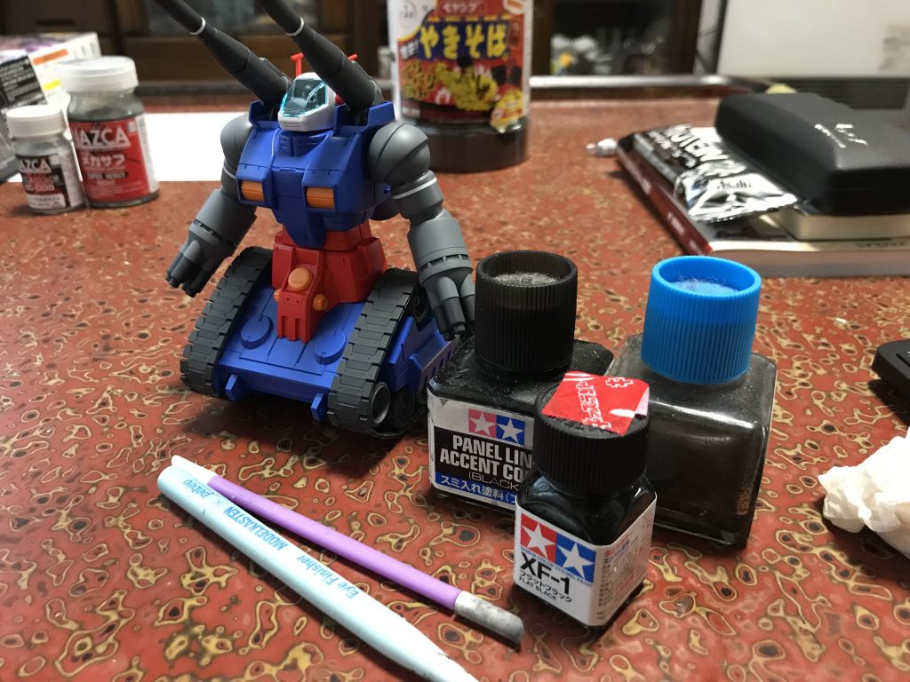 今回の塗装レシピ青:コバルトブルー+蛍光ブルー赤:フレイムレッド黄:マンダリンオレンジ白:ホワイト両腕他:メカサフライトキャノン・キャタピラ他:メカサフヘヴィ