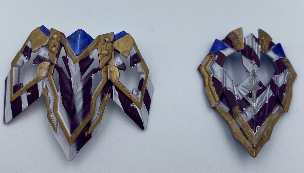 今回の塗装の肝。ラベンダーのみだと暗くまとまってしまうので、マスキングで模様作って白を噴きました。