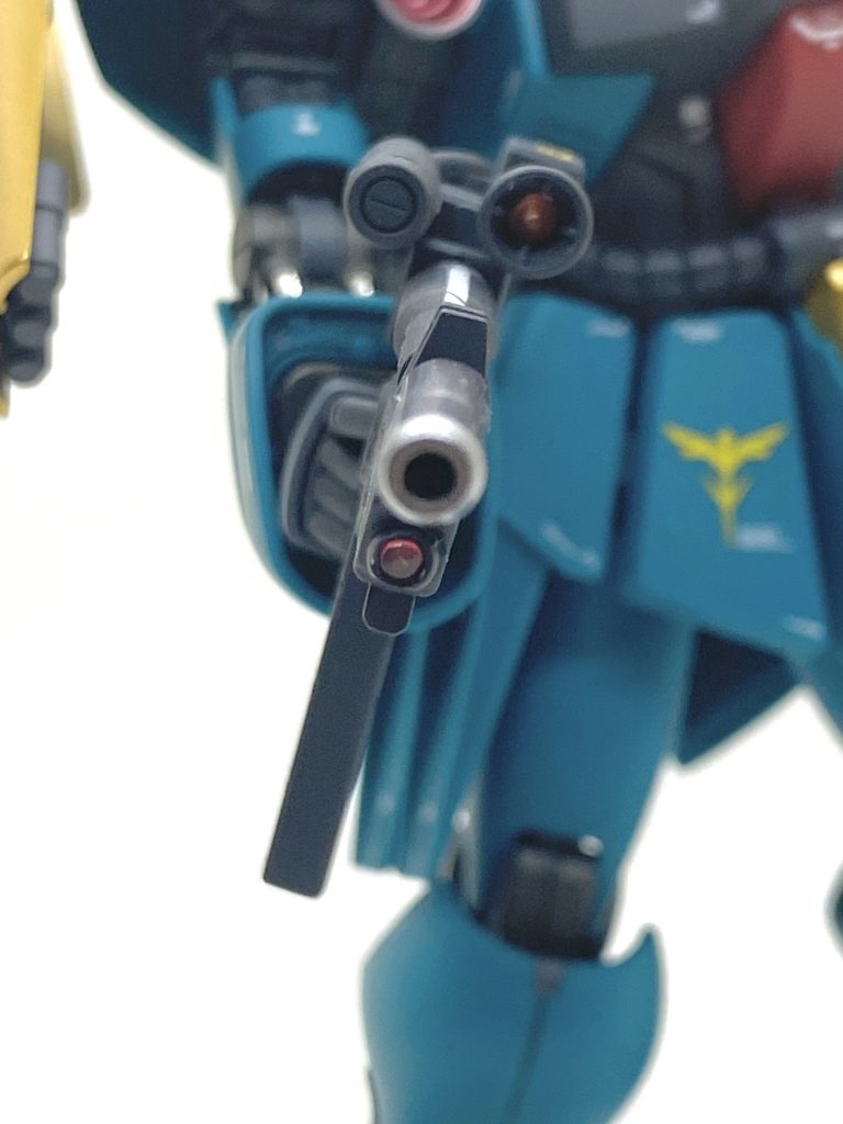 武器のセンサー系もクリアーパーツに差し替えています。