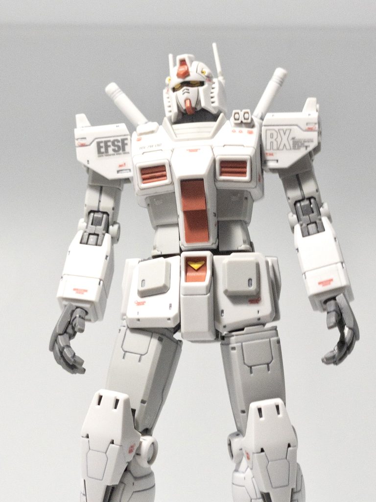 安彦先生の描く立ち姿をイメージして。オリジンガンダムは正面観がしっかりくる。