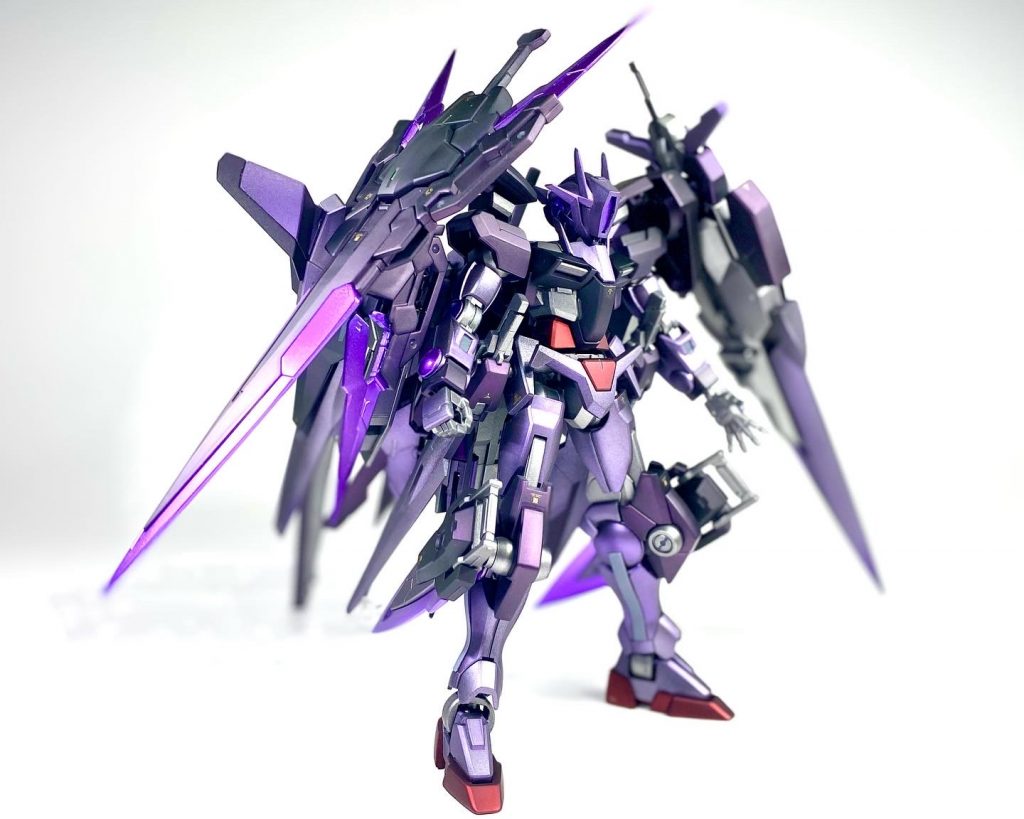 フルセイバー装備。仮面を被せたら闇落ちしたダブルオーザンライザーの完成