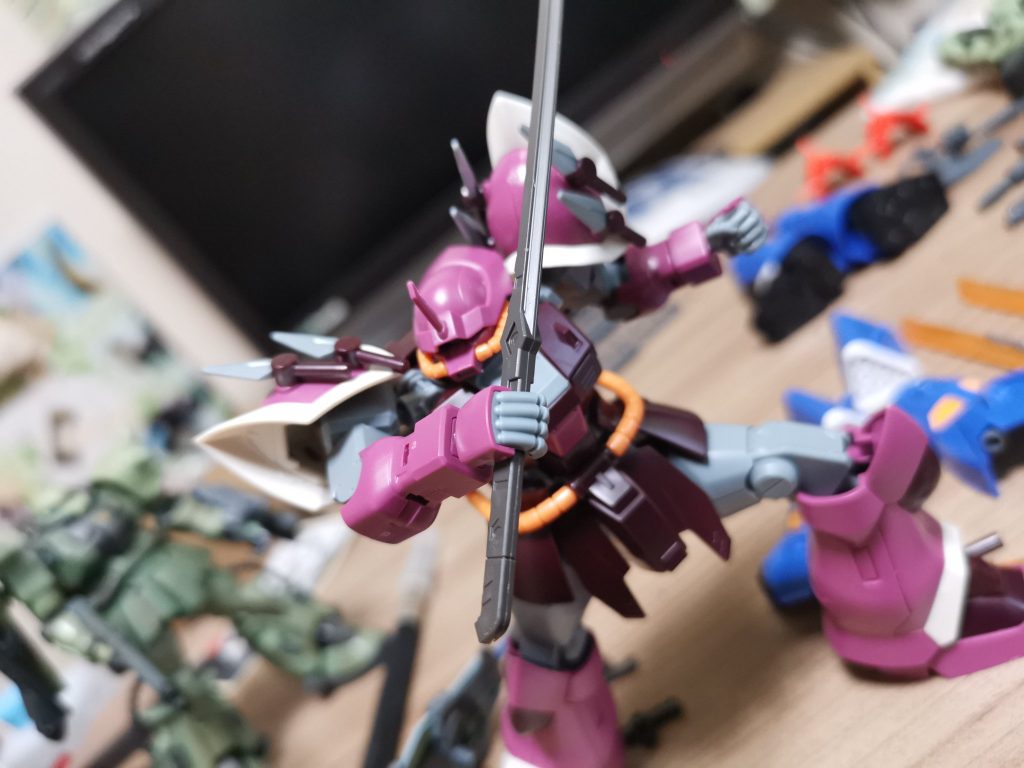 カッコイイポーズを求めて…–9枚目/制作者：紫雨