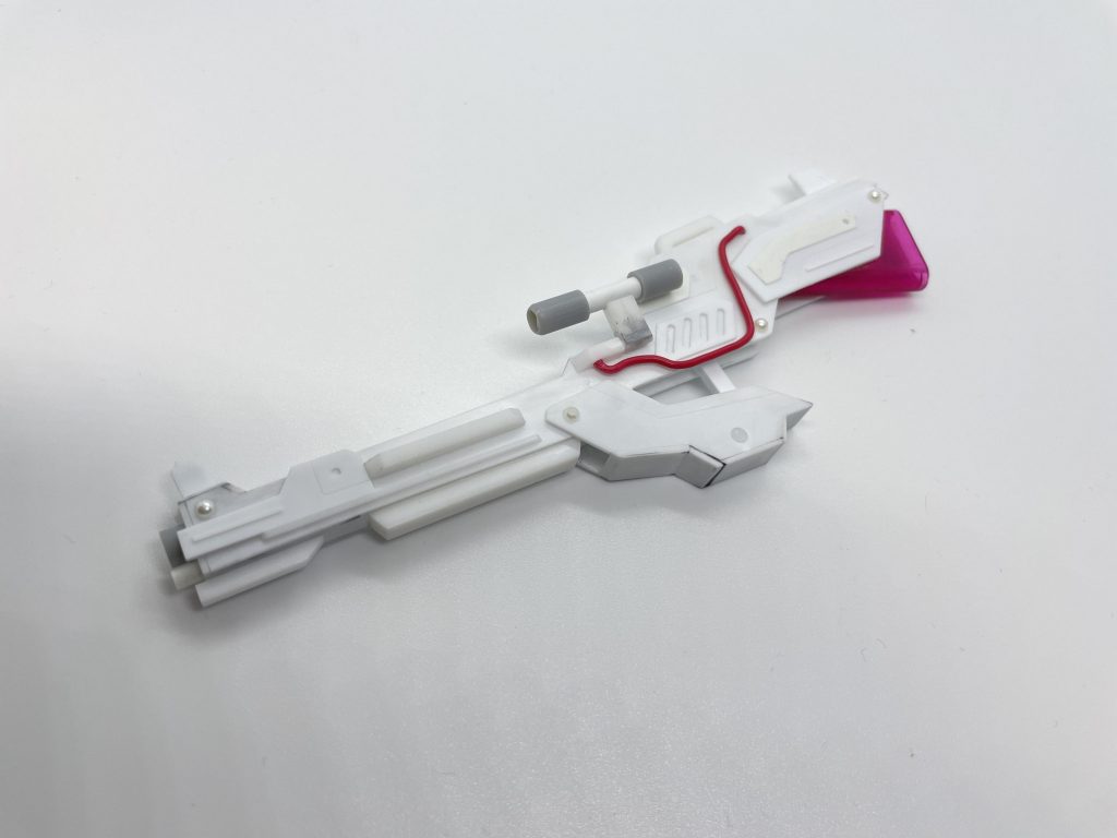 バズーカのスクラッチ。後ろの部分にシャー芯のケースを使っています。