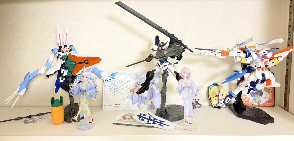 今まで作った3期生専用機と記念撮影残るは2機ですが、マリン船長の機体はある程度構想を練っているのでそちらが先かなぁと思ってます。