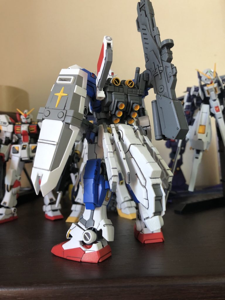 リアスタイル。なんか「エビのしっぽ」みたいなテールブームが特徴的。一応シールは使わず、カラーチャートとおりに細部の塗分けを心がけました。各部のイエローや、シールでごまかしている(失礼)部分は塗装してます。 