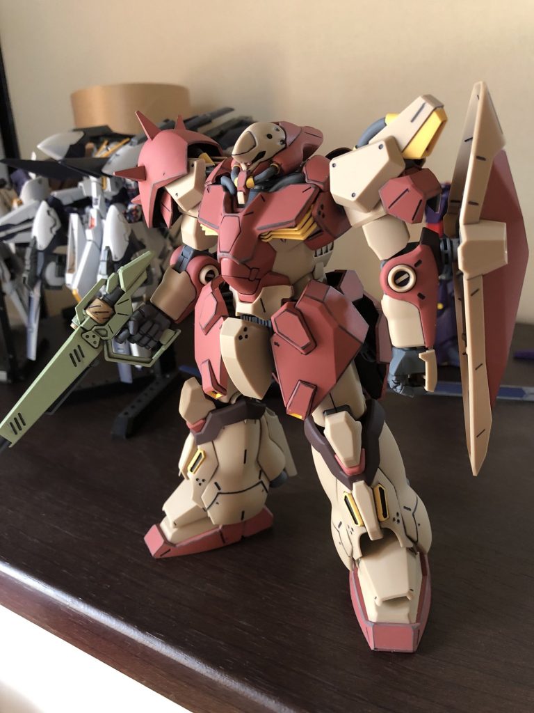 メッサー01型。映画自体はまだ観ていないのでよく分かりませんが、この見た目で主人公側の機体なそうです。設定資料・カラーチャートではよく見かけていたのですが、いざキット化すると「こんなものまでよくぞ・・・」と感慨深いです(笑)