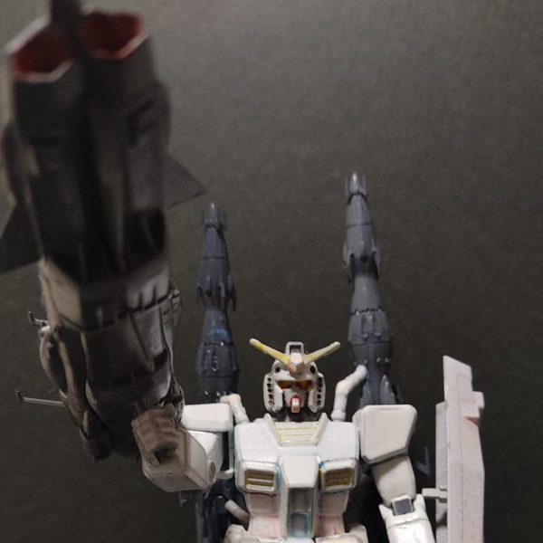 銀河へ向かって飛ぶガンダム