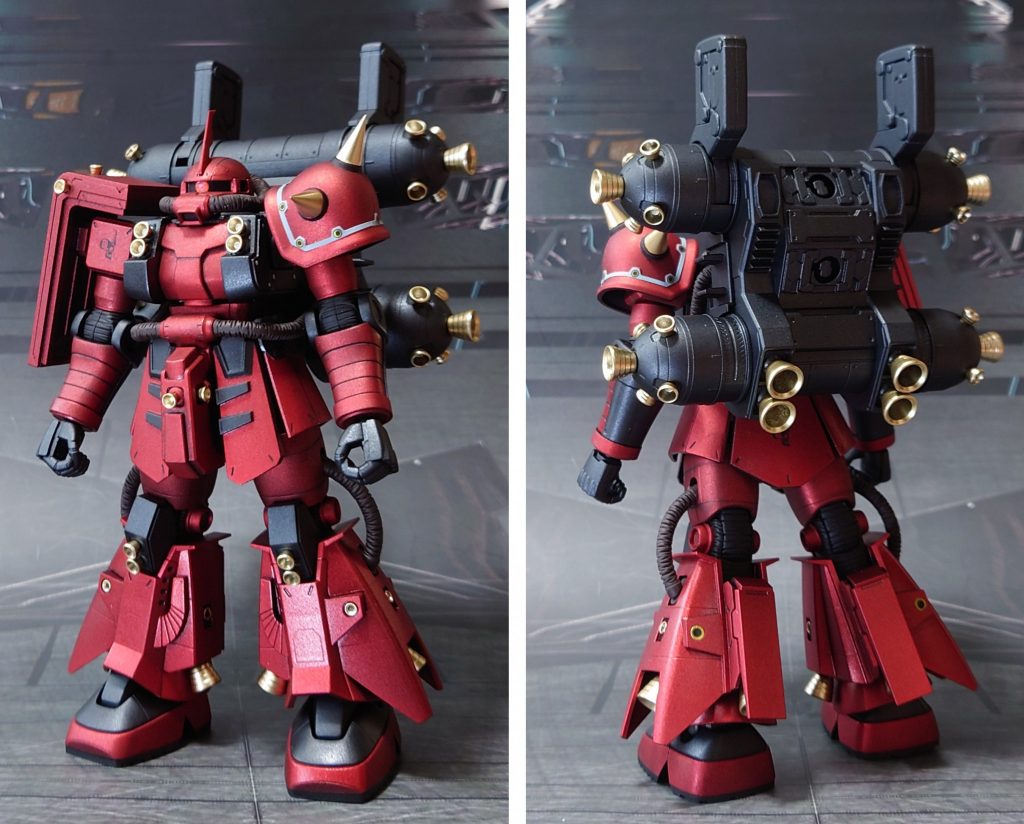 サイコ・ザクの前後ろ。基本は黒サフからの塗装後につや消し。本体赤:メタリックレッド本体黒、バックパック、サブアーム:メタリックブラック金:光沢ブラック→メタルゴールド(サフ・トップコート無し)銀:シャインシルバー関節部(シーリング):黒サフ、つや消し頭、腰、膝パイプ:塗装なし、つや消しのみビームバズーカ:黒鉄色他の武器:ガンメタルその他細かい塗り分け、墨入れ:ガンダムマーカー各色、付属シール