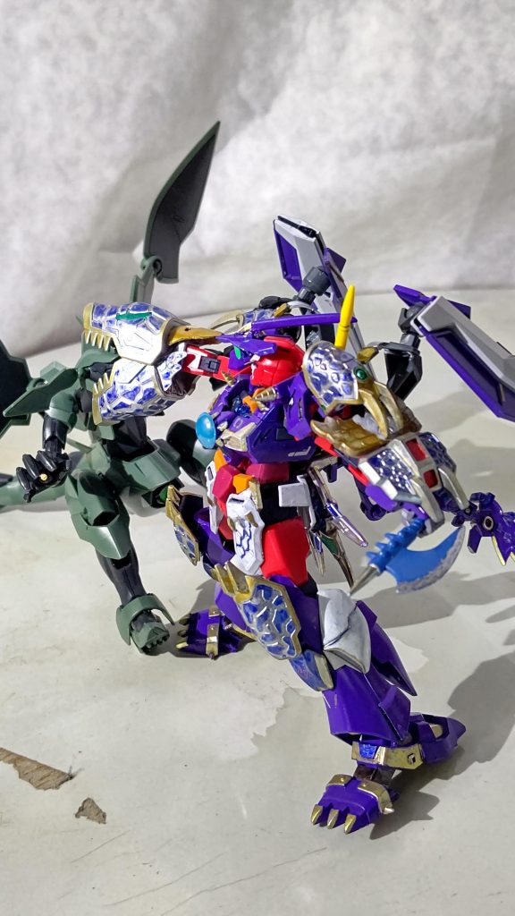 必殺技の「レックスバイト」!!このアーマーにはモデルにしたキャラが居るのですが、明言は控えさせてもらいますw台座に付けられたアーマーがそれっぽくなるだろうという計算はありましたが、思ってた以上にイメージ合致したのは嬉しい誤算wガンスタ始めた頃からの構想を形に出来て、まだまだのクオリティですが満足です!w以上、お目汚しでしたm(_ _)m