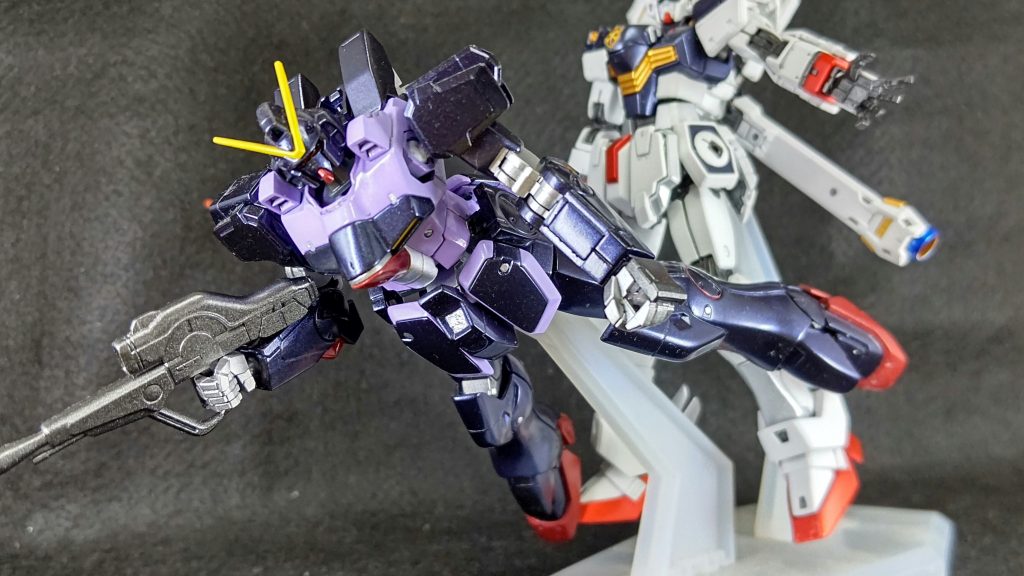 X1とのツーショット。台座はノーベル(バーサーカー)のものですが、角度がきつい（笑）