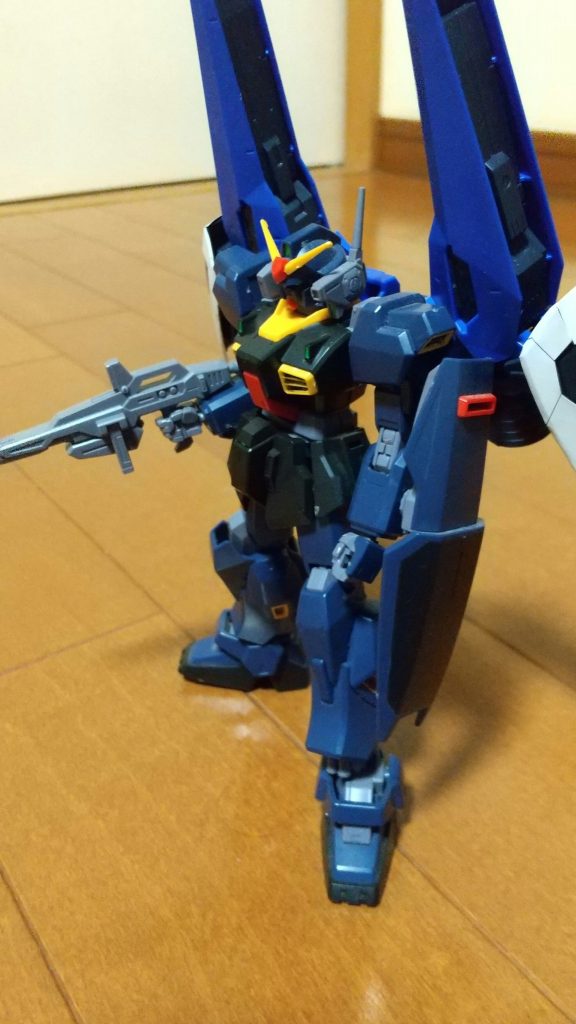 大型ライフルは腕パーツの予備が無くこのまま投稿しました。無念です…