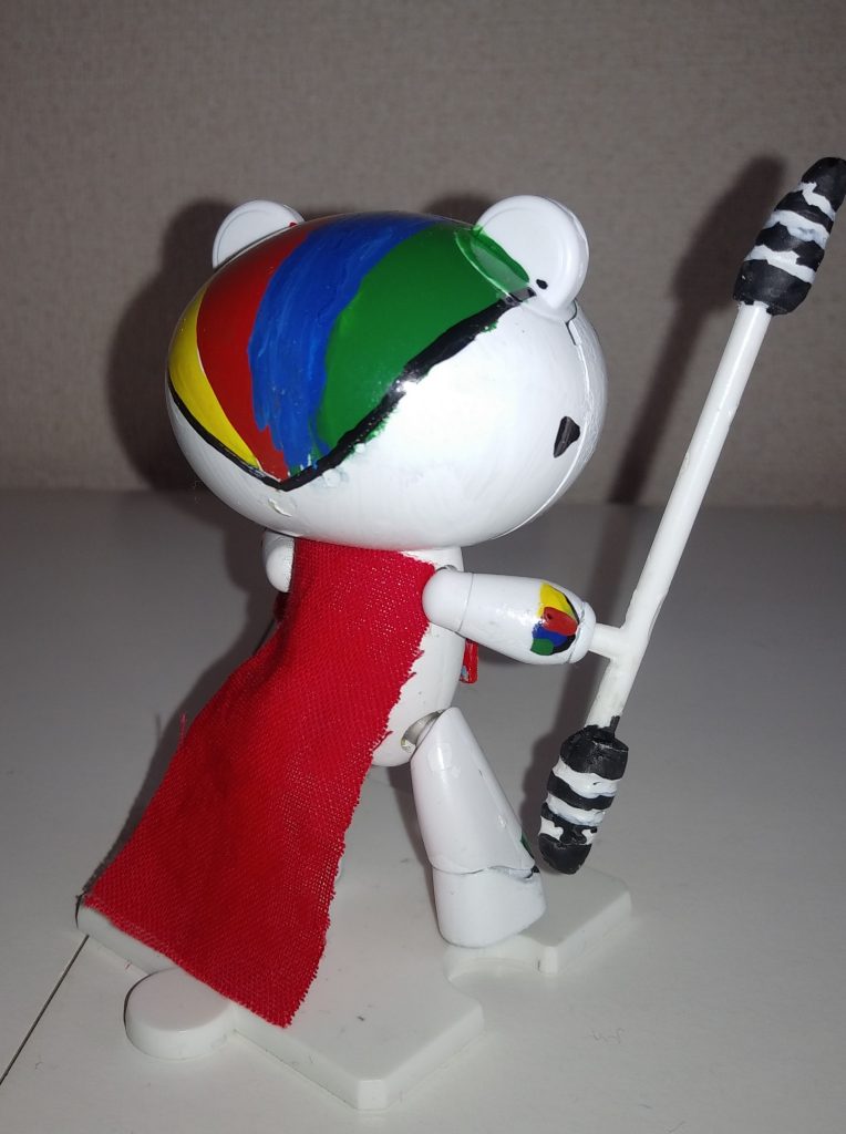 後ろ。マントは、使っていないバンダナ。