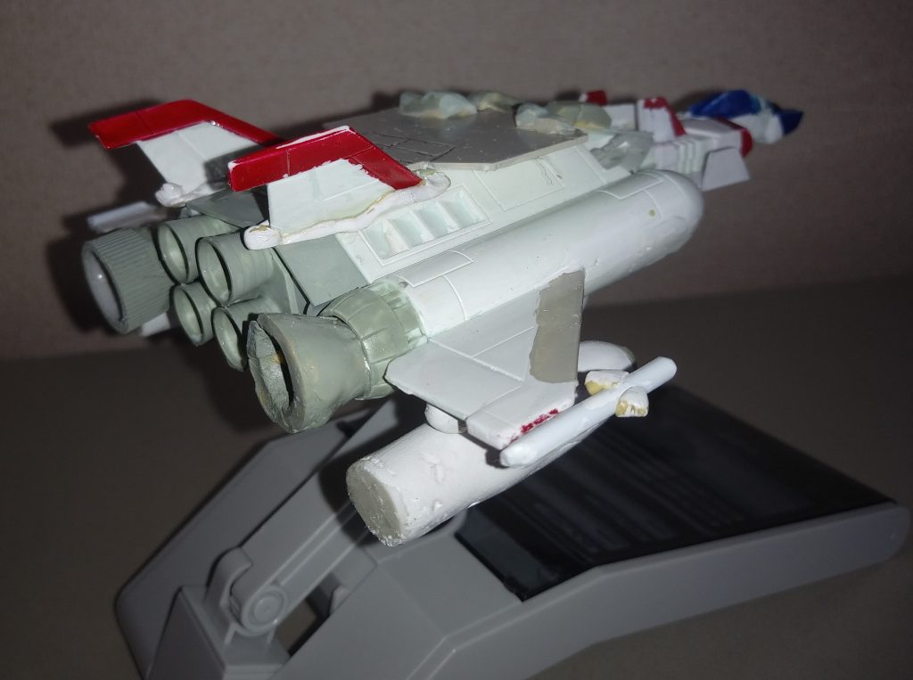 後ろから。左右の追加バーニアは、某瞬間接着剤のケース(^ω^)