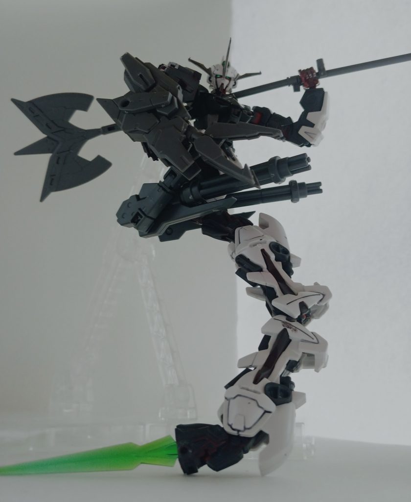 この名前と姿にしたのは、［アストレイ→王道をはずれた者→邪道→じゃどう→蛇（じゃ）どう］っていう連想と駄洒落です。　俺言葉遊び好きなんですよ（隙自語）是非いいねとコメントをよろしくお願いします