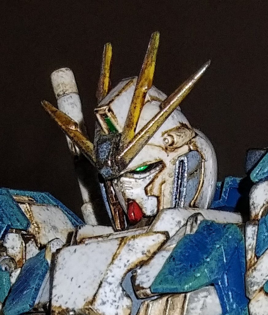 イケメンのナラティブの顔アップ。目のグリーンが実に格好いいですね。