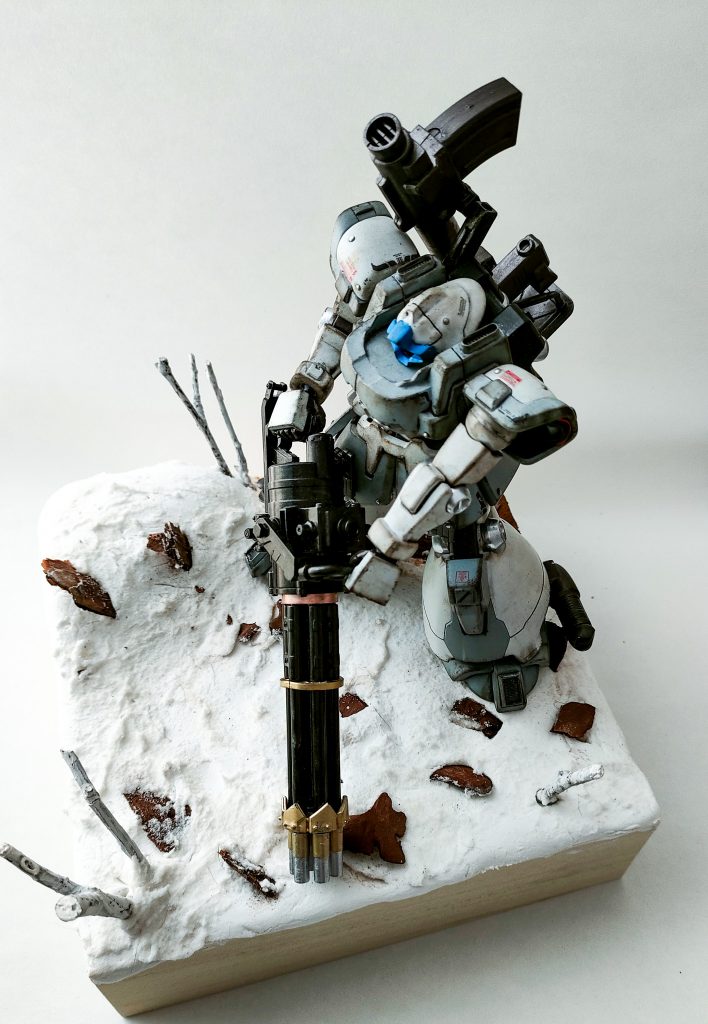 素材はほぼ百均です。制作期間も短くて、一時間ぐらいでさくっと作っています。手間と費用のわりに満足度高いので皆様も是非お試しを。ヴィネット仕上げはウェザリングとすごく相性が良いのですが、逆にクリーンフィニッシュだとちょっと違和感あるので良し悪しです。