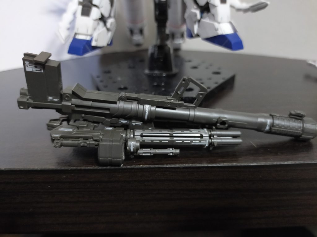 バックパックにはこのようなものを上から乗っけてます。