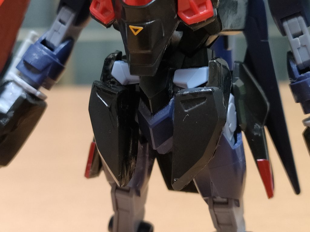 フェイクvユニットにブリッツのパーツを被せて外装に合わせて削って整えた。後は黒く塗装すれば良いだけ。