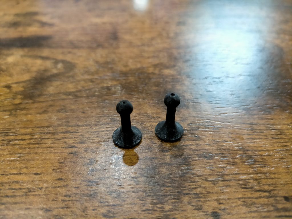 股間パーツは折れていいたので、3Dプリンタで製作。中心に穴が空いており、真鍮線で補強出来るようになっています。初めて3Dプリンタで作ったガンプラパーツだったような、、、