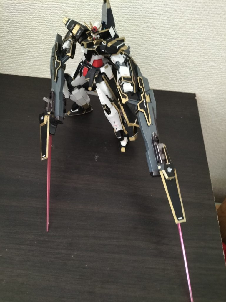 クロスシグマシスライフルサーベルモードやたら長い。名前も実物も。