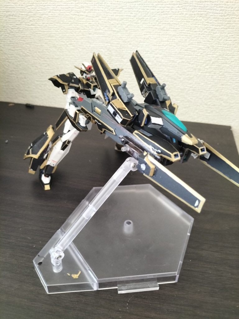 ダブルクロスキャノンクロスシグマシスライフルLRを合体させた形態。2つのスタビライザーとコアファイターがブラスティアキャノン用パーツの役割を果たし、2門同時発射の威力をさらに高める必殺の砲撃。