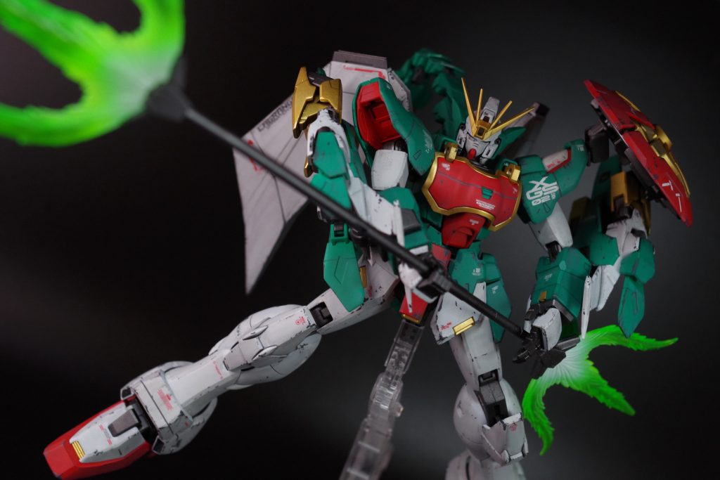 シェンロン2体分のビームグレイブを切って無理くり接着して、長くてカッコいいツインビームトライデントにしました。長すぎました。