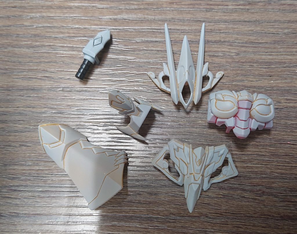 各所のスジ彫り彫り直しも行っています